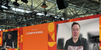 马斯克:AI海啸巨浪袭来,DOGE就是沙滩捡垃圾!超级智能最晚明年到