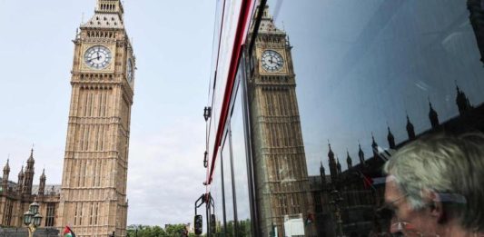 调查:英国许多大学生涉嫌以AI作弊