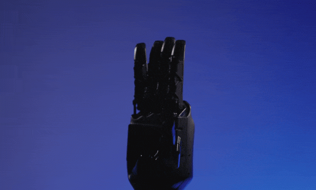 00后投身具身智能创业,剑指机器人界「Model 3」!已推出21个自由度灵巧手