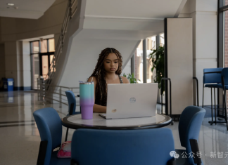 AI查重「杀死」一切!学生93分钟一镜到底自证清白