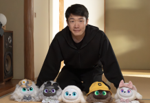 Z Potentials|何嘉斌,跨界10年,打造CES爆火的AI陪伴机器人Ropet,赋予科技温暖灵魂