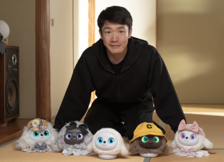 Z Potentials|何嘉斌,跨界10年,打造CES爆火的AI陪伴机器人Ropet,赋予科技温暖灵魂